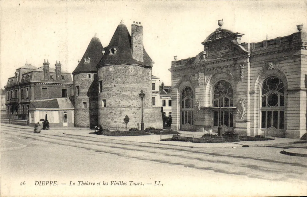 Dieppe — Das Theater und die alten Türme — LL. - Vorderseite