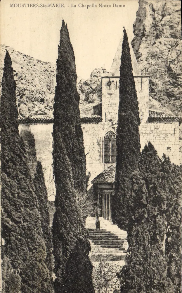 Moustiers-Sainte-Marie - La Chapelle Notre-Dame — unbekannter Verleger, Seriennummer nicht sichtbar - Vorderseite