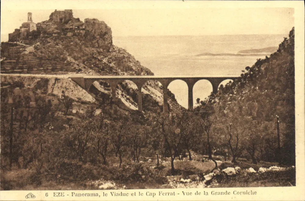 Eze - Panorama, der Viadukt und der Cap Ferrat - Aussicht von der Grande Corniche - Vorderseite