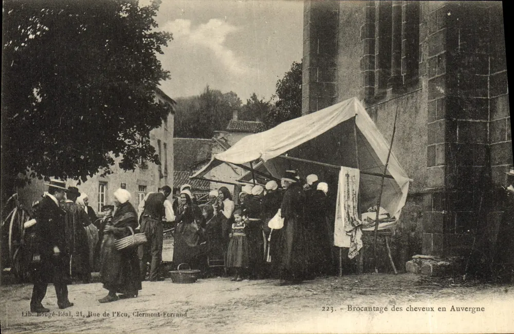 Haarbrokat in der Auvergne — Lib. Bougé-Réal, 21 Rue de l'Écu, Clermont-Ferrand — n° 223 - Vorderseite