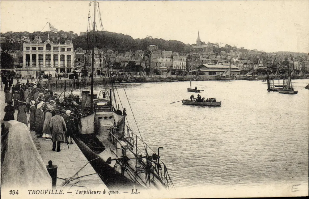 TROUVILLE – Torpilleurs am Kai – LL. n° 294 - Vorderseite