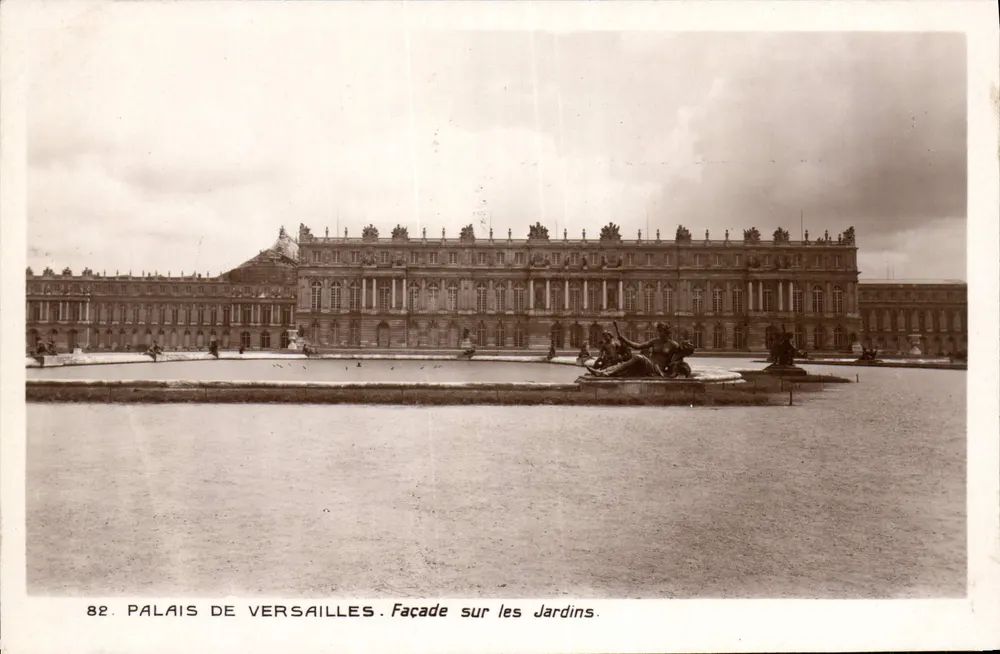 Palácio de Versalhes — Fachada para os Jardins — Edição dos Museus Nacionais, n°82 - Frente