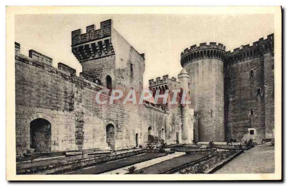 Castelo de Tarascon — Curral Baixo — Serv. Comercial Monumentos Históricos, Paris - Frente