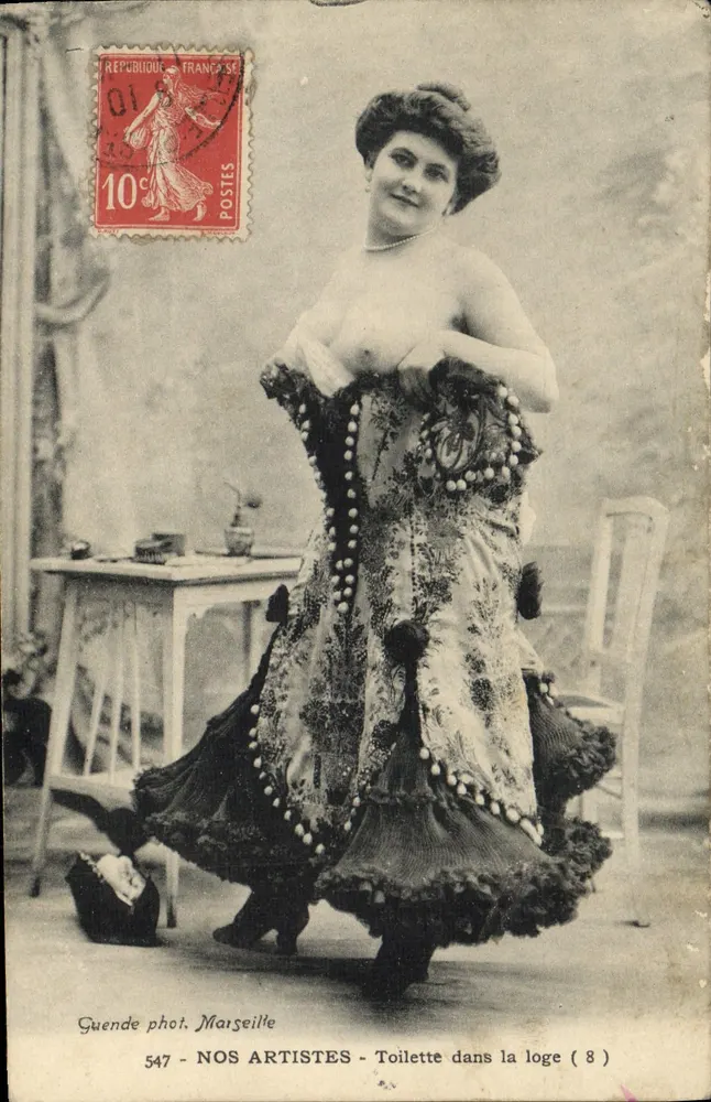 Toilette im Garderobenraum — Unsere Künstler — Guende phot. Marseille (547) - Vorderseite