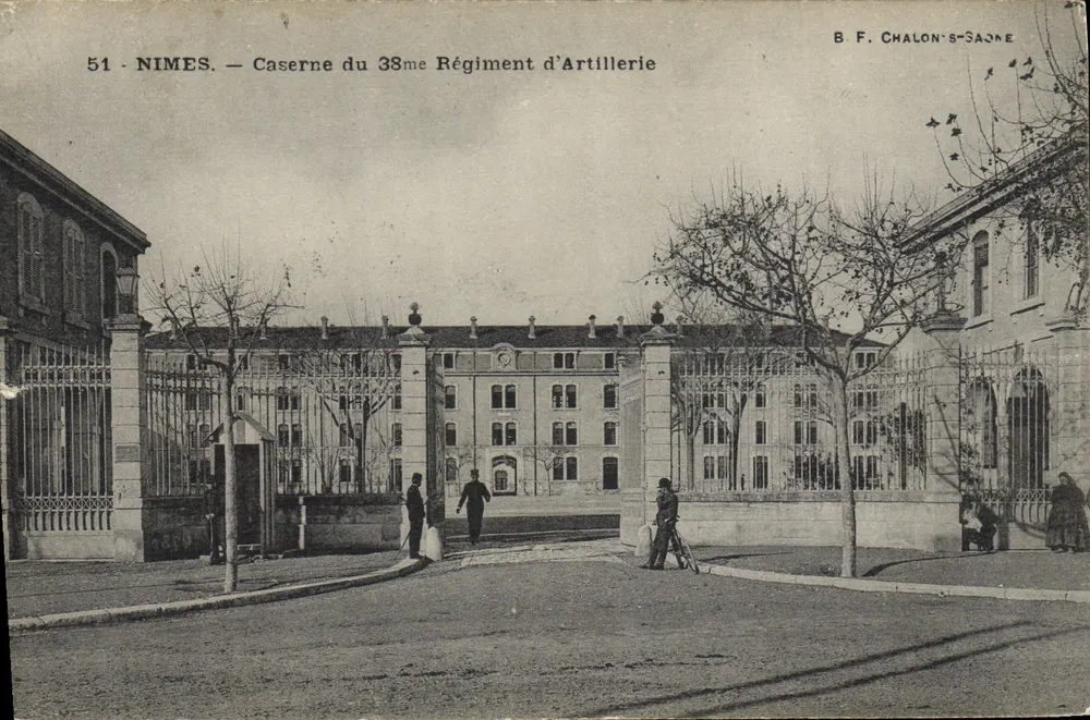 Nîmes — Kasernen des 38. Artillerieregiments — B. F. Chalon-sur-Saône - Vorderseite