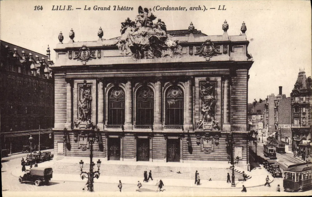 LILIE — O Grande Teatro — (Cordonnier, arq.) — LL - Frente