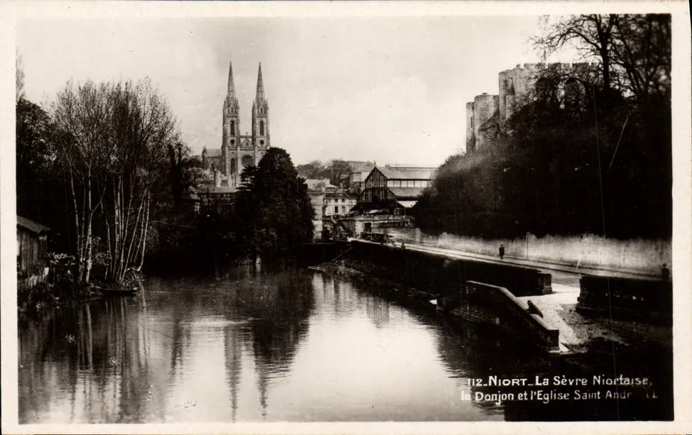 Niort - La Sèvre Niortaise, el Donjon y la Iglesia de San Andrés - Anverso