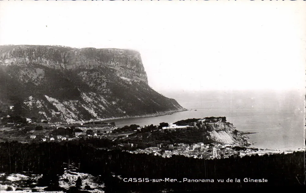 CASSIS-sur-Mer — Panorama gezien vanaf de Gineste — A. TARDY, uitgever - Voorkant