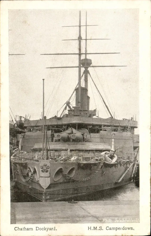 H.M.S. Camperdown — Chatham Dockyard — Foto Galb & Polden Ltd - Frente