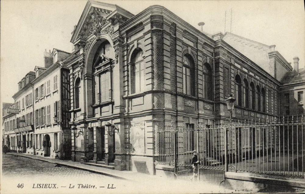 Lisieux — O Teatro — LL. - Frente