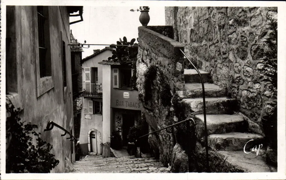Eze — Eine Ansicht der Straße — Eingang zum Dorf — REAL-PHOTO - STRASBOURG - Vorderseite