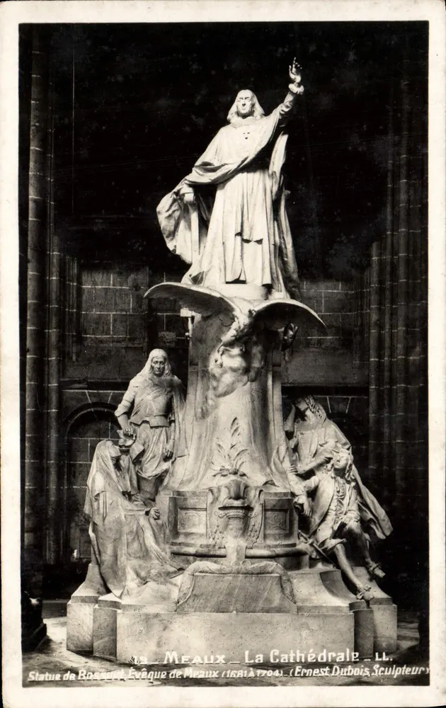 Meaux — Die Kathedrale — Statue von Bossuet, Bischof von Meaux (1618-1704) — Ernest Dubois, Bildhauer - Vorderseite