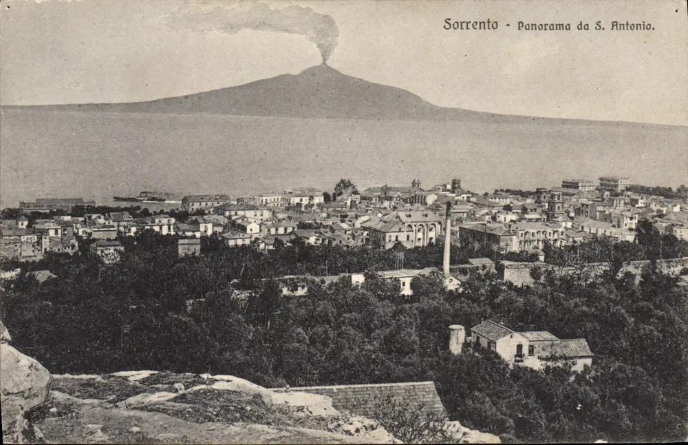 Sorrento - Panorama desde S. Antonio. — Vista del Vesubio en erupción — Brunner & C., Como e Zürich - Anverso