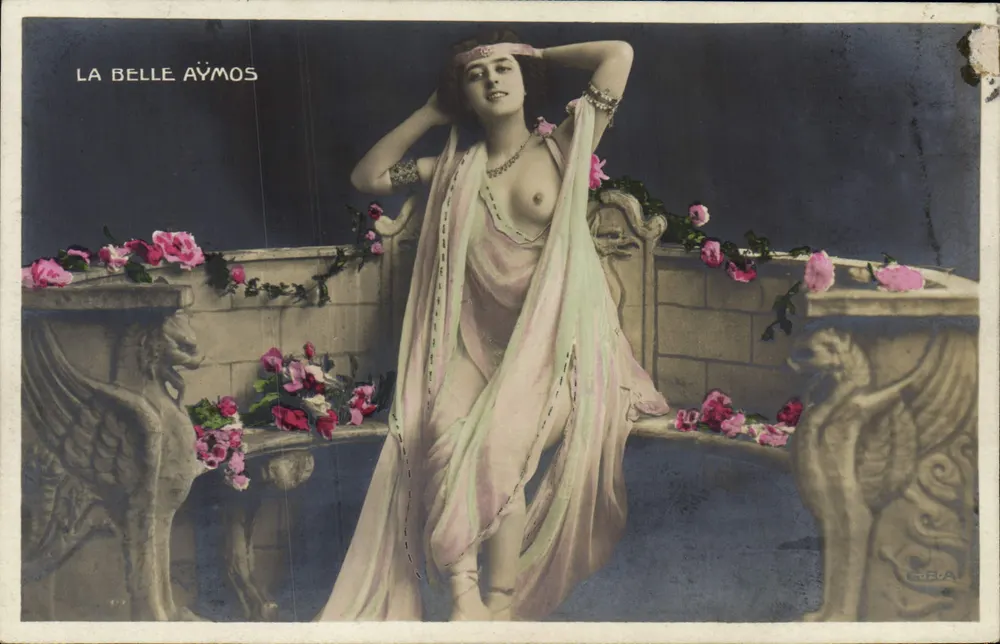 La Belle Aymos — Badessene mit Rosen und Grifonen — Verleger G.B.A. - Vorderseite