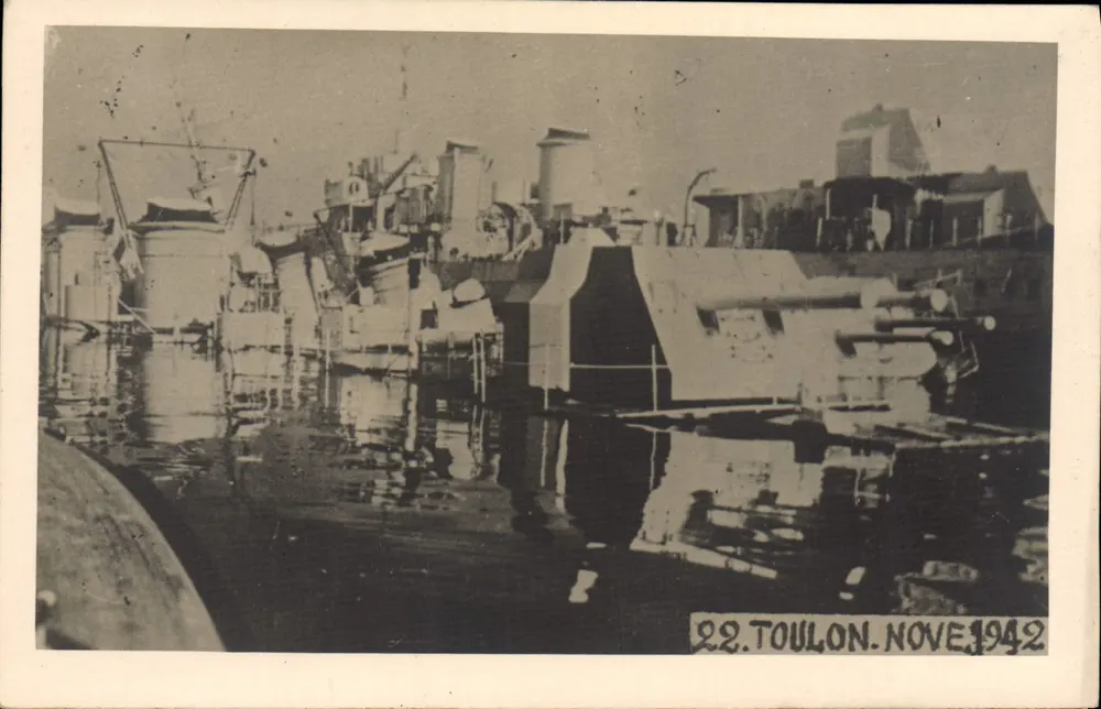Hafen von Toulon — Ansicht militärischer Schiffe — datiert 22. November 1942 - Vorderseite
