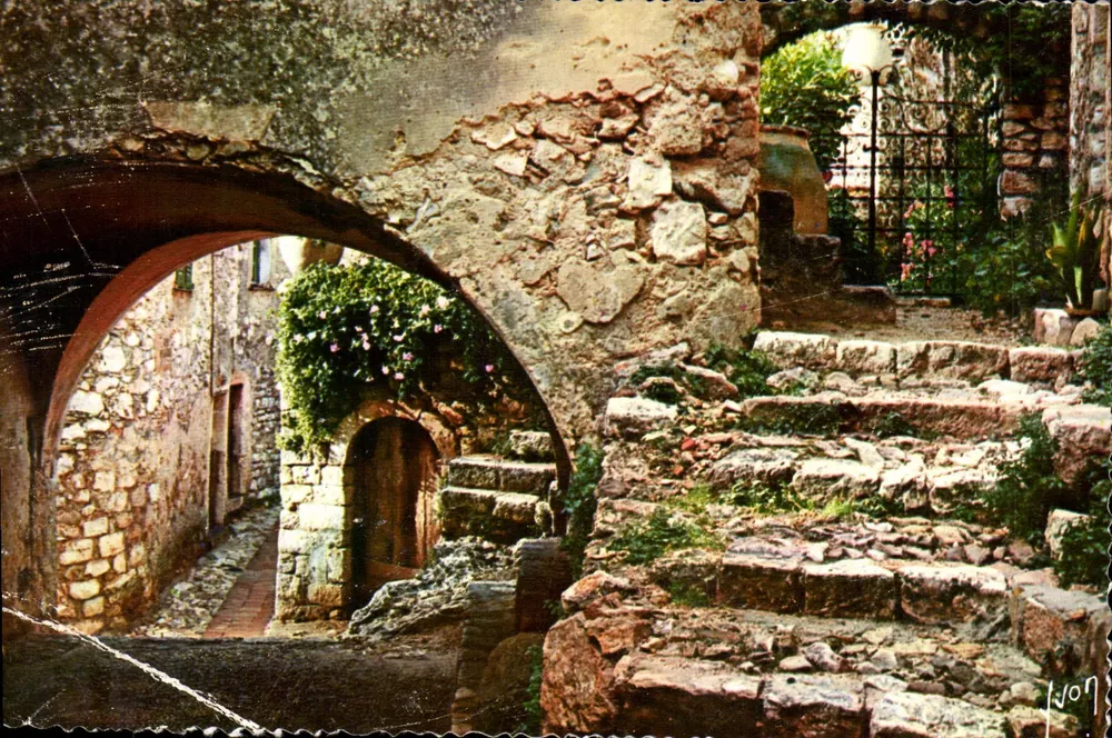 Éze — vieille rue voûtée — Éditions d'Art 'Vignon' n° 606 - Awers