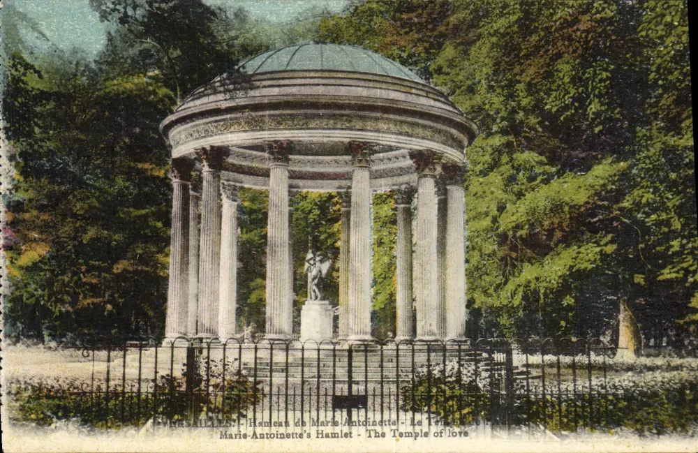 Versailles - Hammeau de Marie-Antoinette - Der Tempel der Liebe - Vorderseite