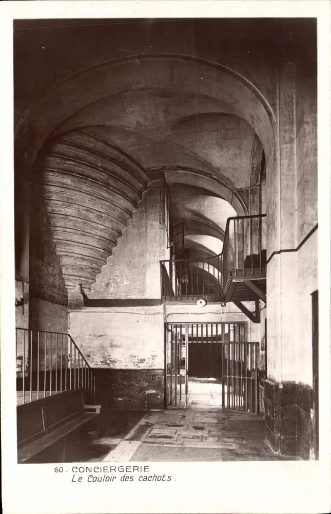 Conciergerie — Der Gang der Gefängnisse — Édition des Monuments Historiques au Grand Palais - Vorderseite