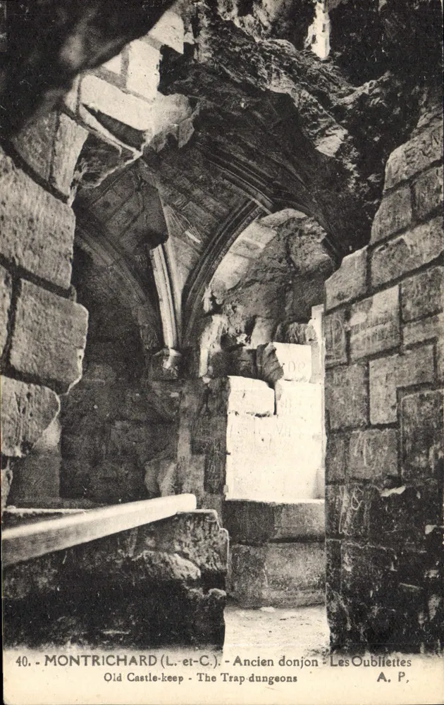 Montrichard (Loire-et-Cher) — Ancien donjon - Les Oubliettes — A. P., n°40 - Vorderseite