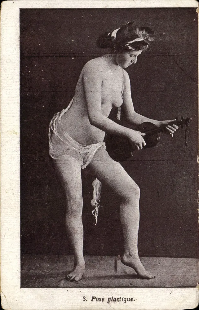 Pose plastique — femme nue jouant de la mandoline — éditeur non visible, n° de série 3 - Vorderseite