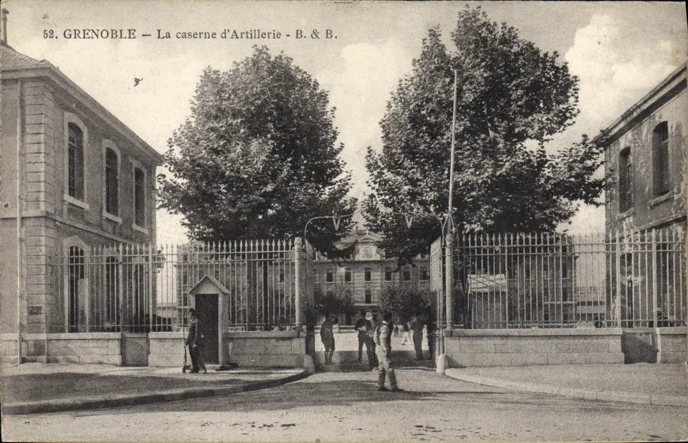 Grenoble — Die Artillerie-Kaserne — B. & B. - Vorderseite
