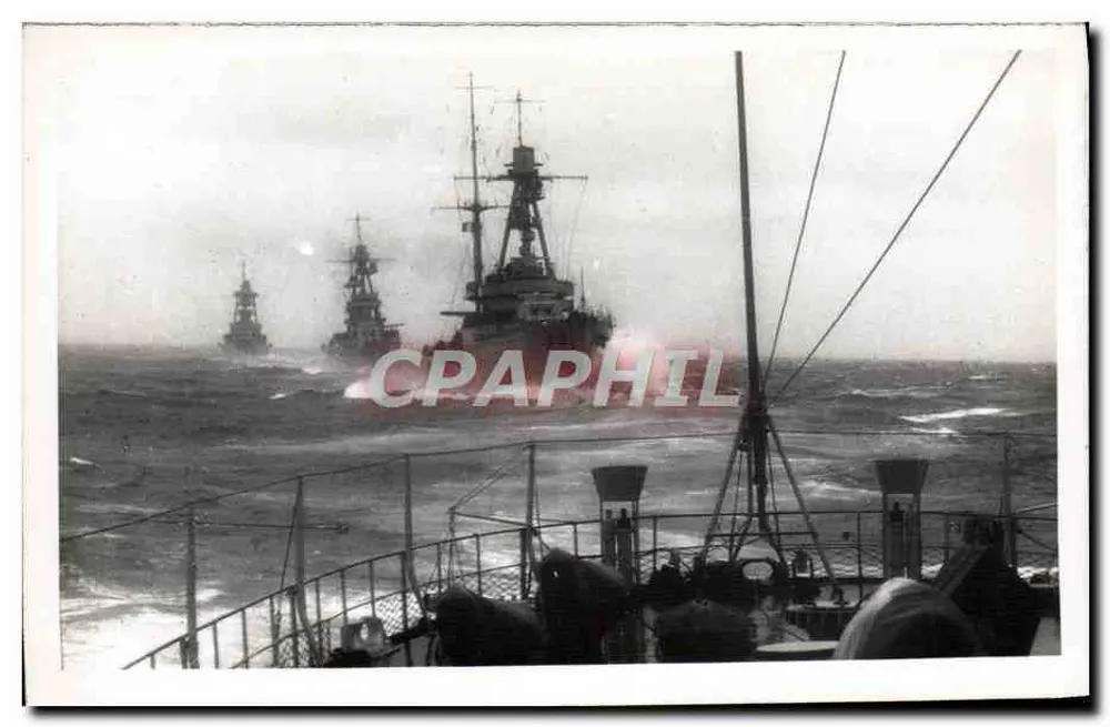 Navios de guerra no mar — vista lateral — Edit. H. EMERY, Toulon - Frente