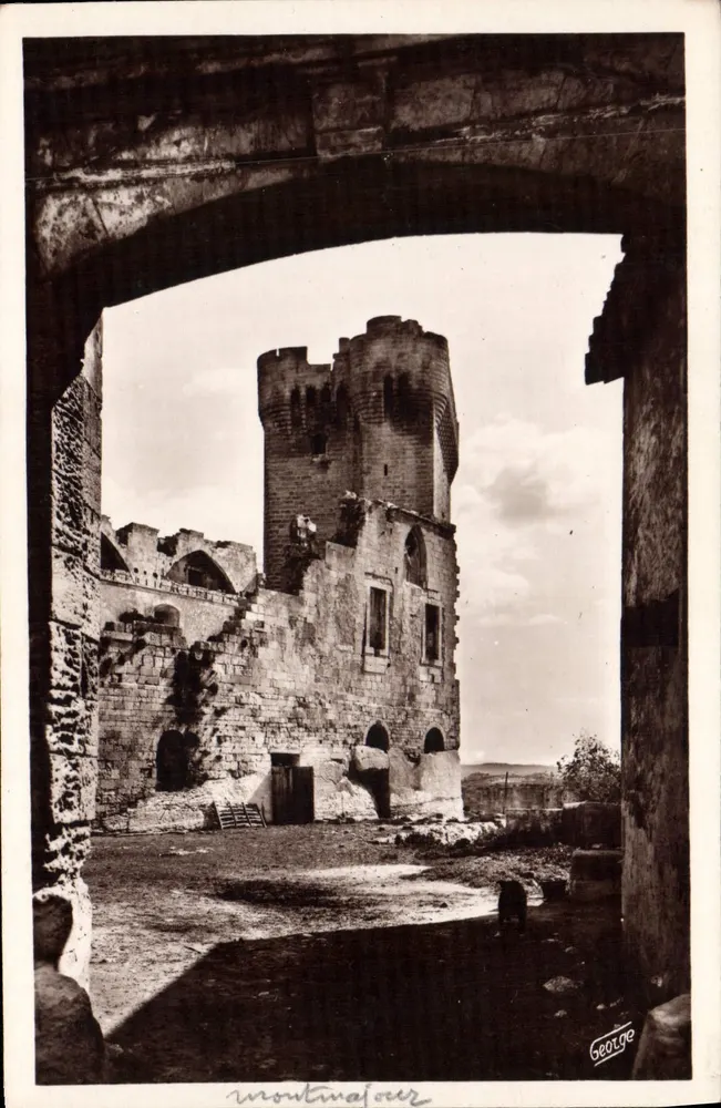 Montmajour — Porta do século XVIII — Foto George, Montmajour - Frente