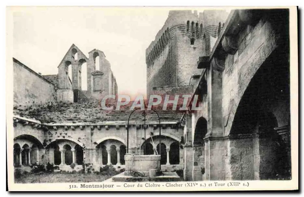 Montmajour — Cour do Claustro, Torre da Igreja (século XIV) e Torre (século XIII) — J. George - Frente