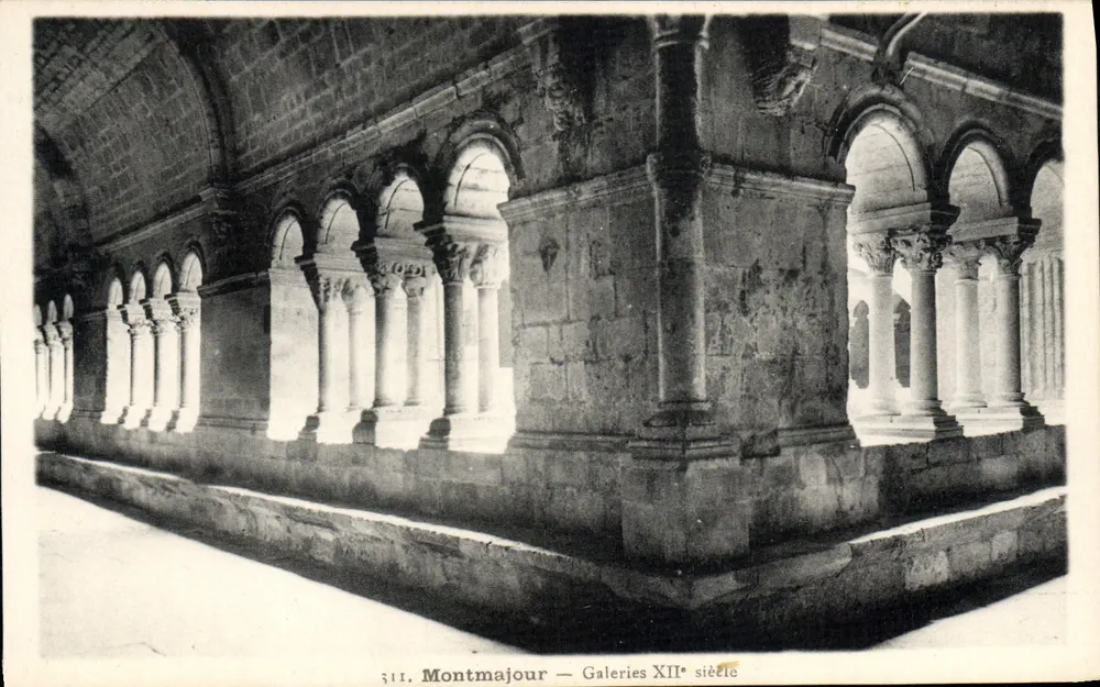 Montmajour — Galerias do século XII — J. George, Arles - Frente