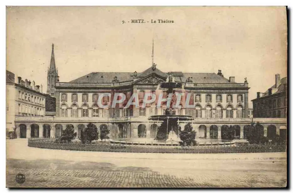 Metz - O Teatro — vista do edifício com fonte — n°9 - Frente