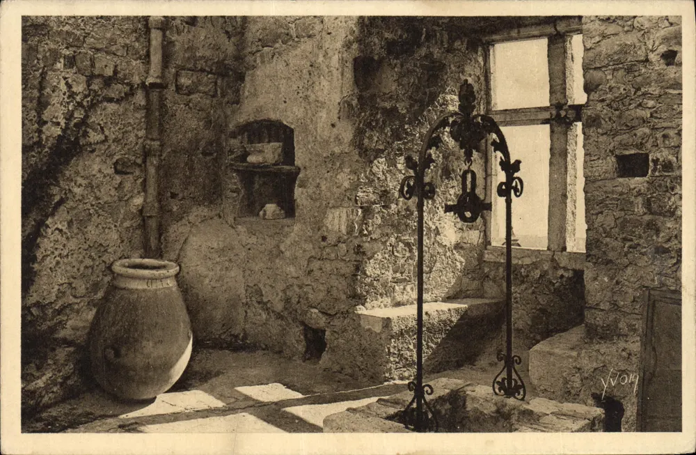 Roquebrune — Innenraum der Festungsturm — Édition d'Art YVON, Frankreich - Vorderseite