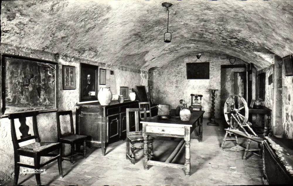 Das Esszimmer — Schloss Roquebrune (10. Jahrhundert) — Éditions de Milo « La Cigogne » - Vorderseite