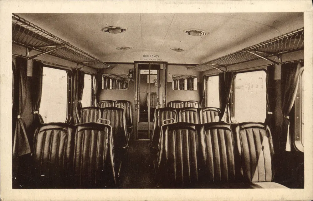 Innenansicht eines Motorwagens der Nordbahn — Typ 1936 — 58 Sitzplätze — 2 Dieselmotoren — Geschwindigkeit 120 km/h - Vorderseite