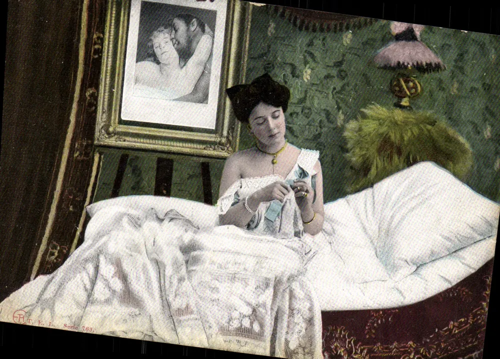 Femme au lit — scène intime — éditeur E. T. F. D., série 789 - Frente