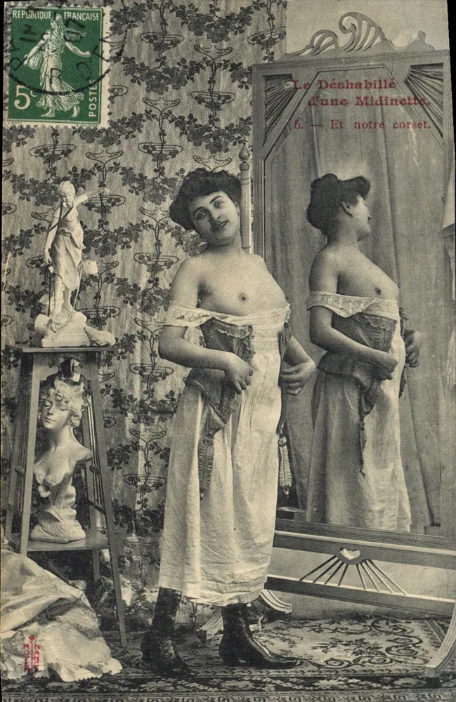 Entkleidete Midinette — Und unser Korsett — Verleger In-Lieu, Nr. 6 - Vorderseite