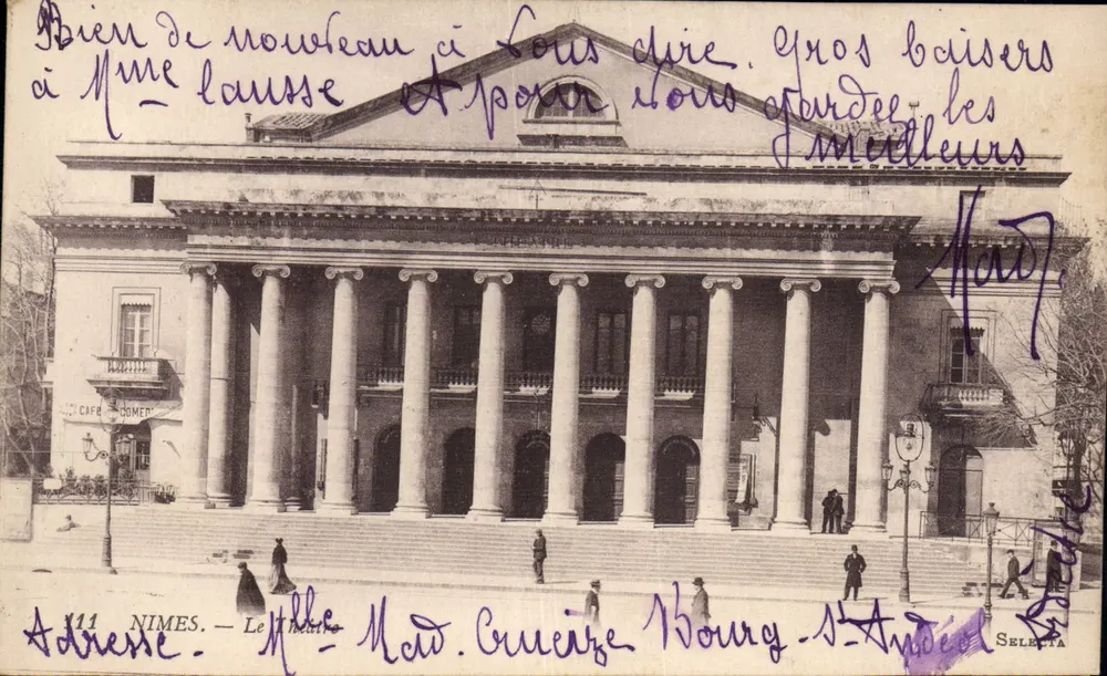 Nîmes — O Teatro — Café Comer - Frente
