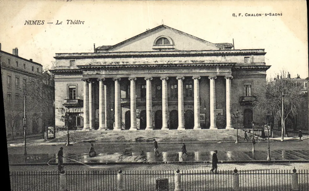 Nîmes — Le Théâtre — Éditeur F. Chalon-Saons - Frente