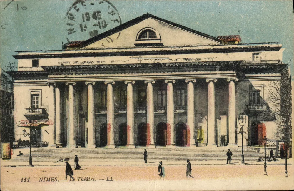 Nîmes — O Teatro — LL - Frente