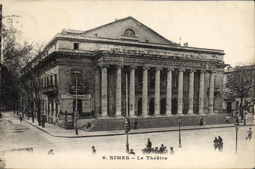 Nîmes — O Teatro — Editor não identificado, n° de série 6 - Frente