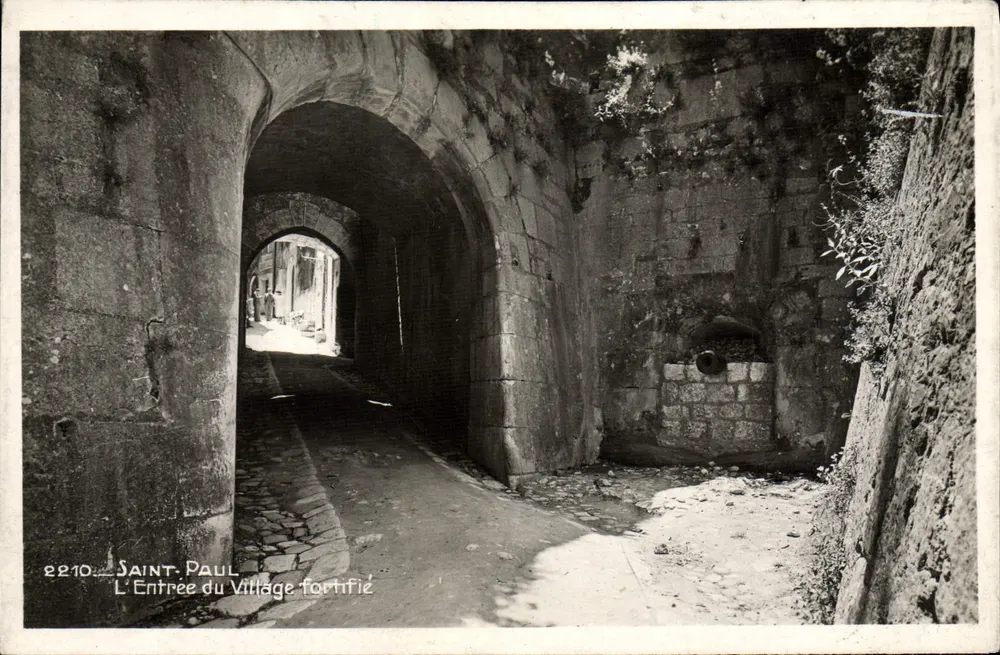 Saint-Paul — Eingang zum befestigten Dorf — Édition La Cigogne, Nice - Vorderseite