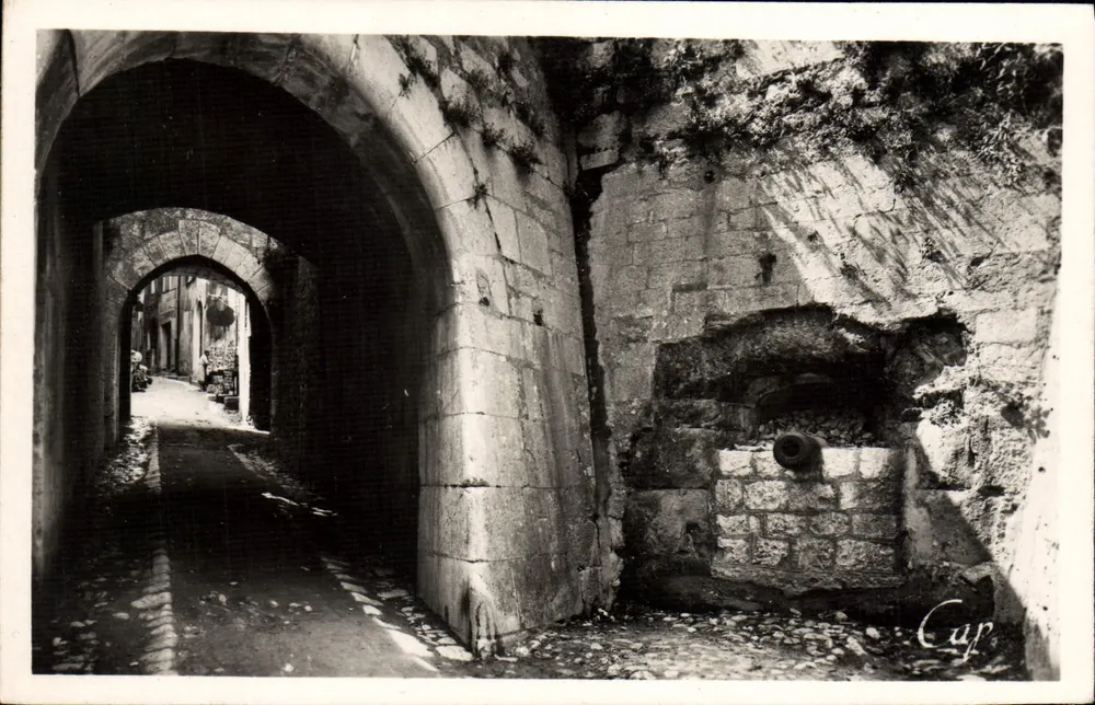 St-Paul-de-Vence - Poort van de Canon — uitgever C.A.P. n°13 - Voorkant