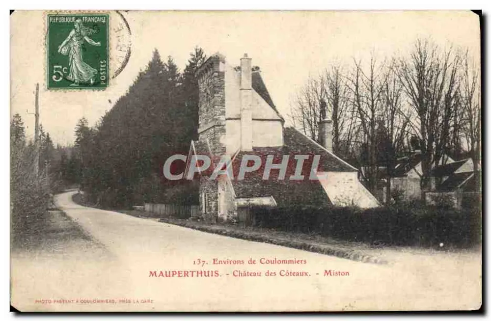 Schloss der Côteaux — Miston — Umgebung von Coulommiers, Maupertuis - Vorderseite