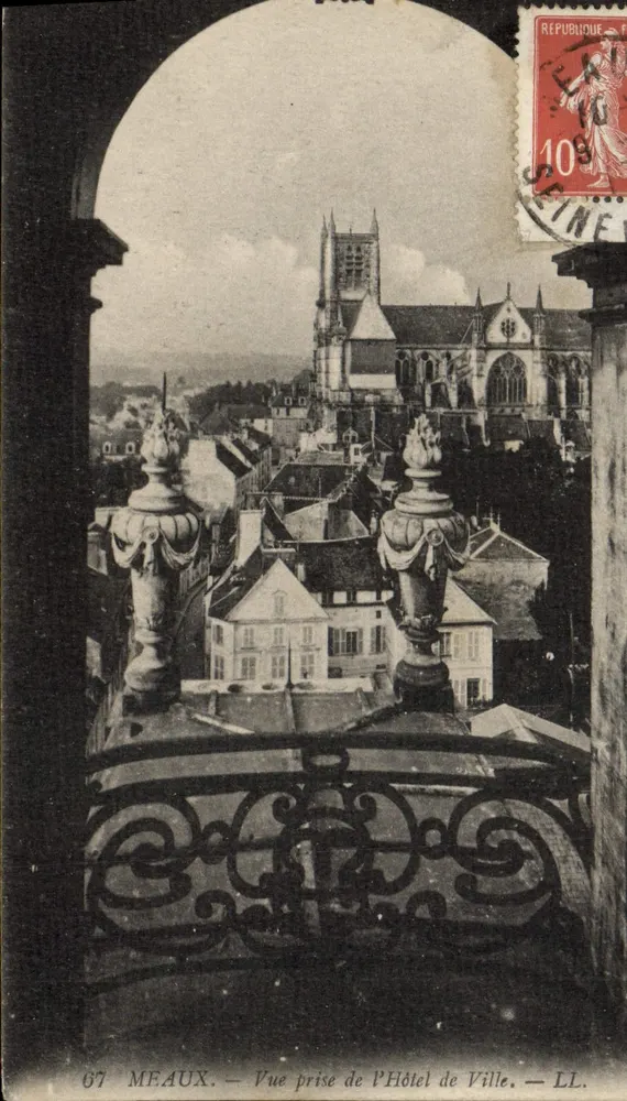 Meaux — Ansicht vom Rathaus — LL. — 07 - Vorderseite