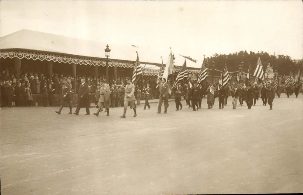 Parada da Légion Americana — Evento militar — L. H. édit, Paris - Frente