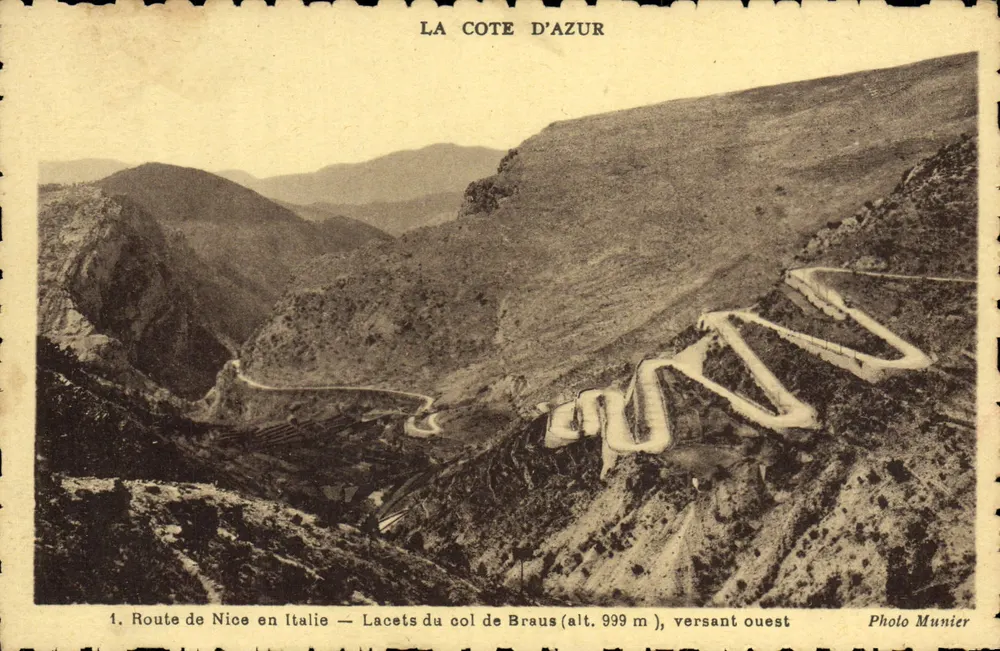 Route de Nice en Italie — Lacets du col de Braus (alt. 999 m), versant ouest — Photo Munier - Vorderseite