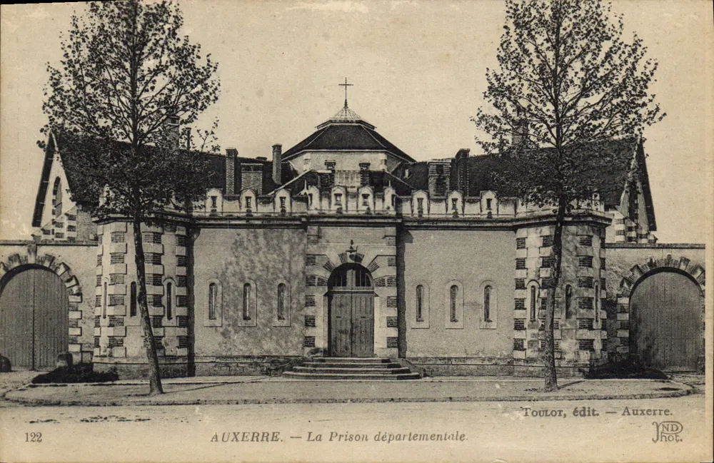 Auxerre — La Prigione dipartimentale — Toulor, editore — Auxerre. - Recto