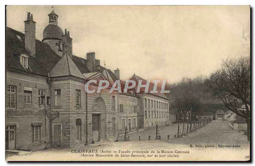 Clairvaux (Aube) — Hauptfassade des Zentralhauses (Ehemaliges Benediktinerkloster Saint-Bernard, 12. und 13. Jahrhundert) — R. Balo, Foto, Bar-sur-Aube - Vorderseite