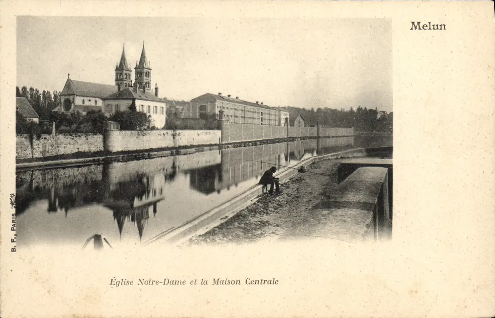 Notre-Dame-Kirche und das Zentrale Haus — Melun — B. F. PARIS - Vorderseite