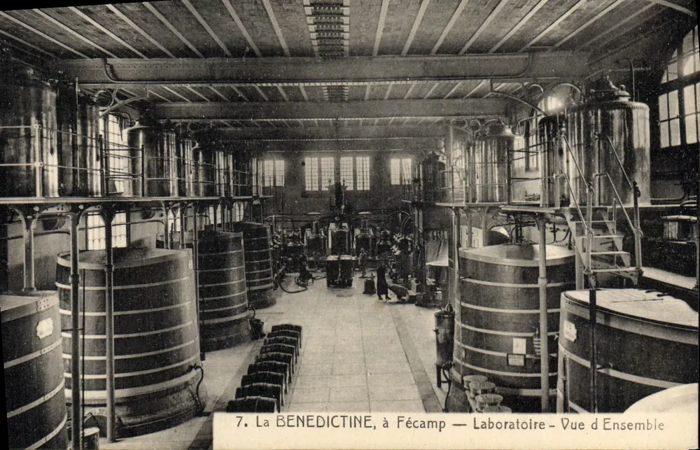 La BENEDICTINE, in Fécamp — Laboratorium — Gesamtansicht - Vorderseite