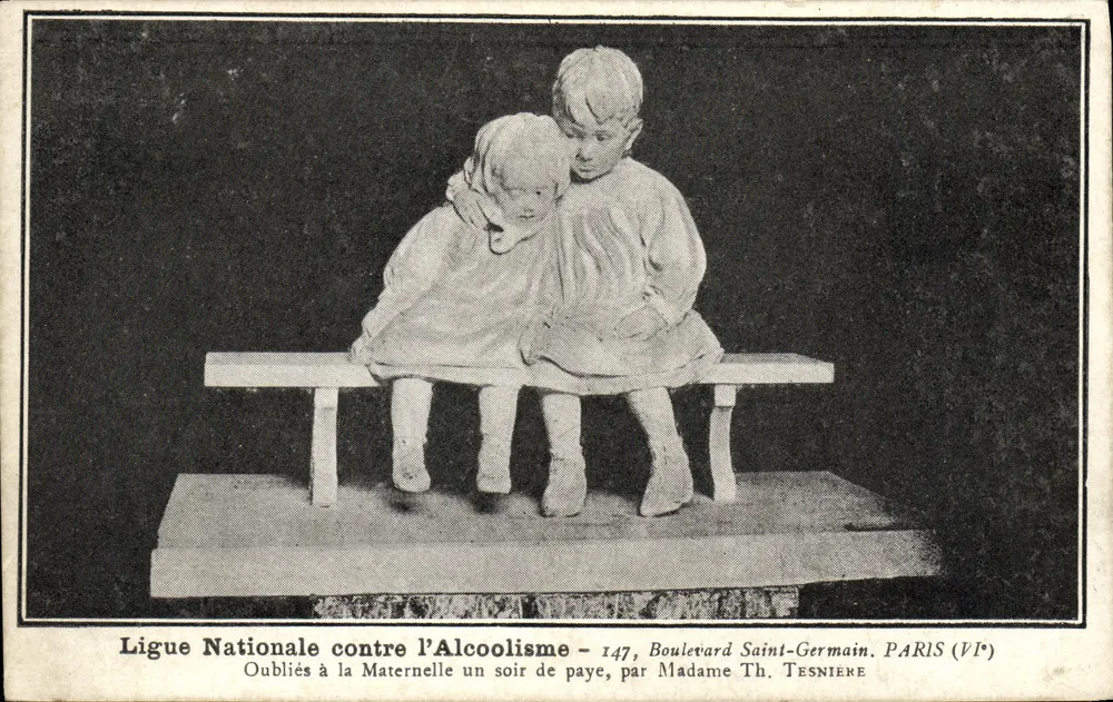 Zwei vergessene Kinder — Skulptur von Madame Th. Tesnière — Nationale Liga gegen Alkoholismus, Paris (VIe) - Vorderseite